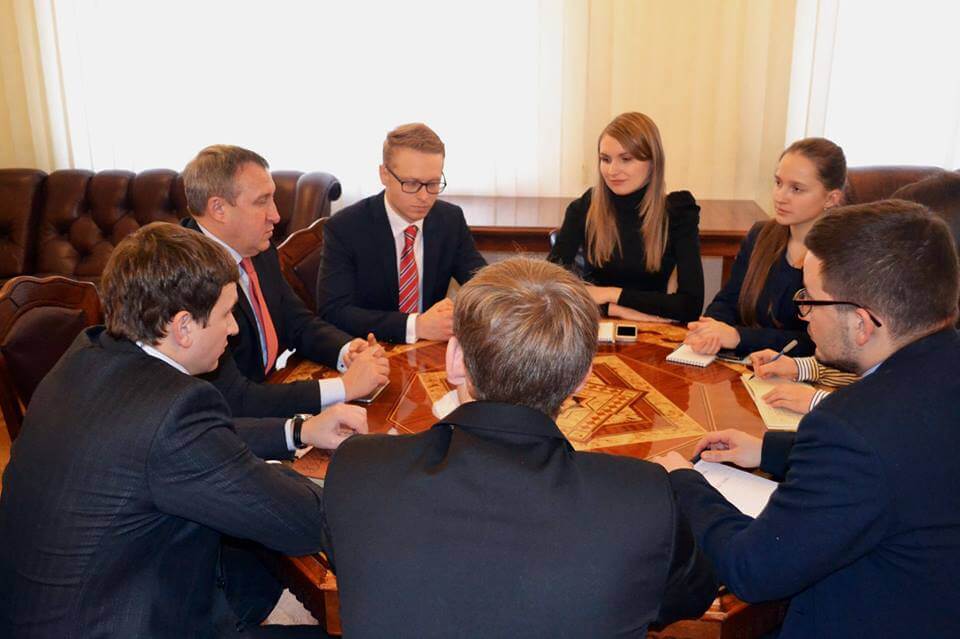 Майбутні українські дипломати у Європі