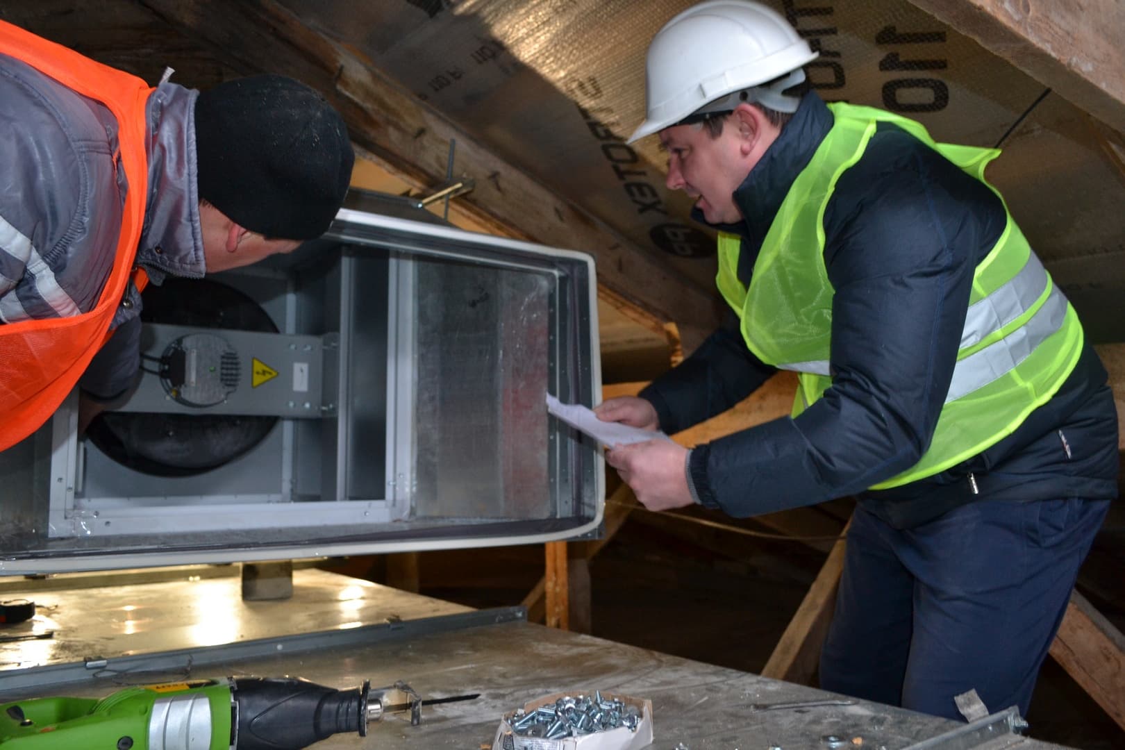 Ведуться роботи з модернізації системи вентиляції в будівлі педіатрії